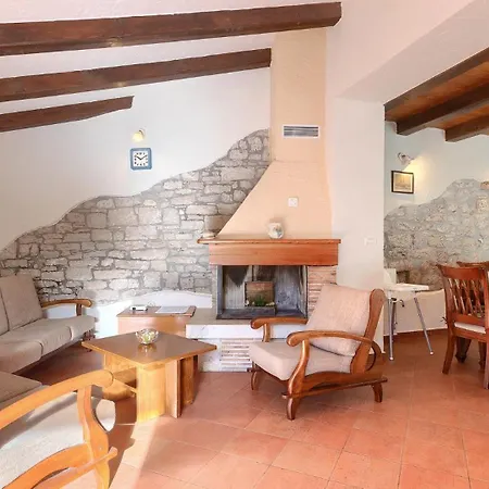 Villa Rustic Casa Nadalina With Pool In Visnjan Radovani