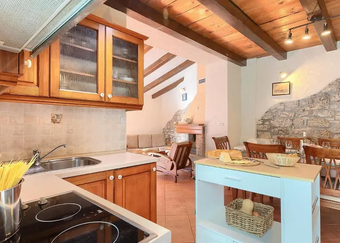 Vila Rustic Casa Nadalina With Pool In Visnjan *