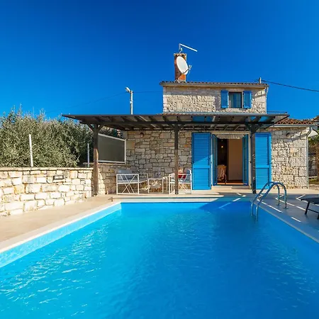 Villa Rustic Casa Nadalina With Pool In Visnjan *