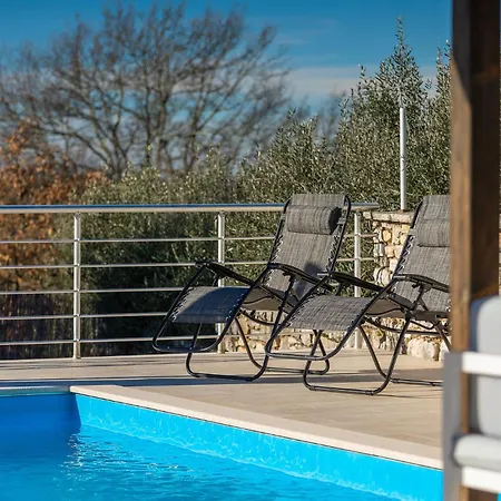 Rustic Casa Nadalina With Pool In Visnjan Villa Radovani