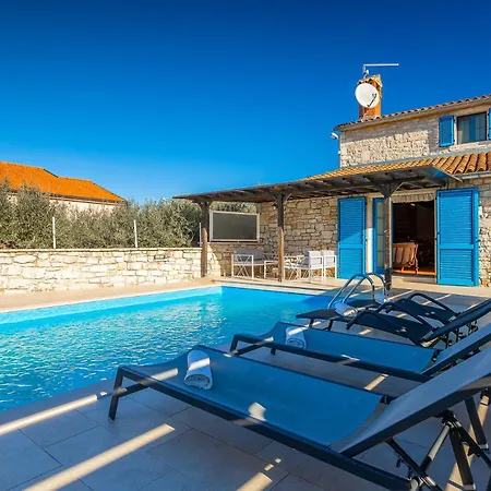 Rustic Casa Nadalina With Pool In Visnjan Villa Radovani